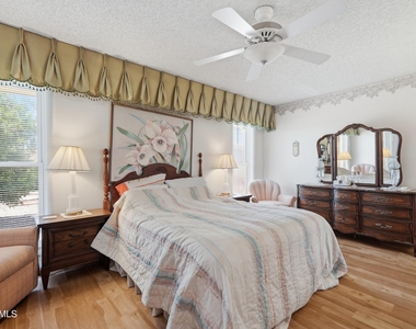 9807 W Mockingbird Drive - Photo Thumbnail 20