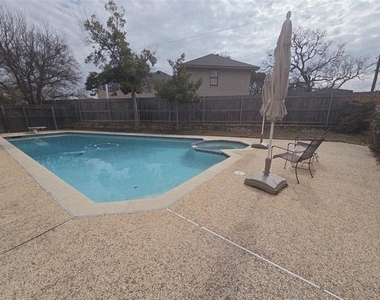 6606 Cliffwood Court - Photo Thumbnail 35