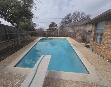 6606 Cliffwood Court - Photo Thumbnail 34