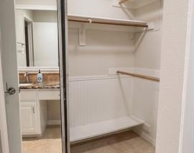 6606 Cliffwood Court - Photo Thumbnail 13