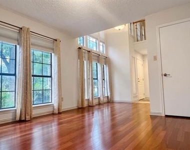 6606 Cliffwood Court - Photo Thumbnail 3
