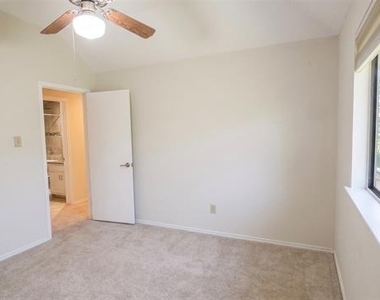 6606 Cliffwood Court - Photo Thumbnail 24