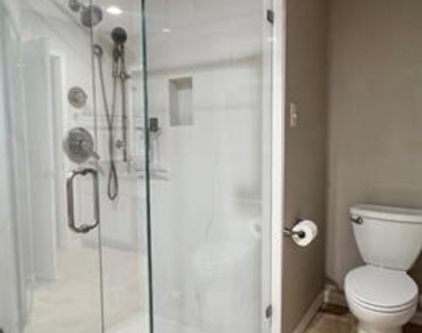 6606 Cliffwood Court - Photo Thumbnail 11