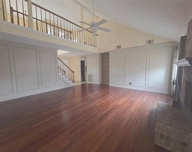 6606 Cliffwood Court - Photo Thumbnail 6