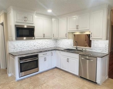 6606 Cliffwood Court - Photo Thumbnail 15