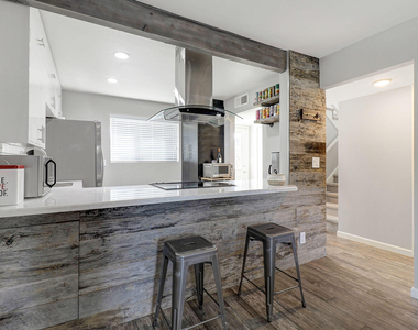 3635 E Turney Avenue - Photo Thumbnail 5