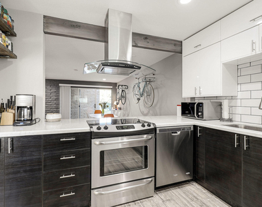 3635 E Turney Avenue - Photo Thumbnail 3