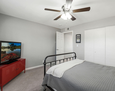 3635 E Turney Avenue - Photo Thumbnail 16