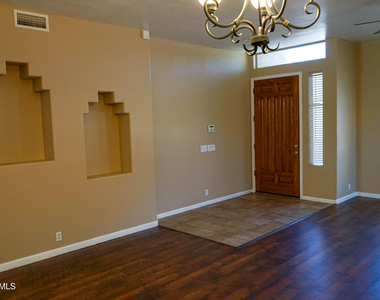 541 N Danielson Way - Photo Thumbnail 5