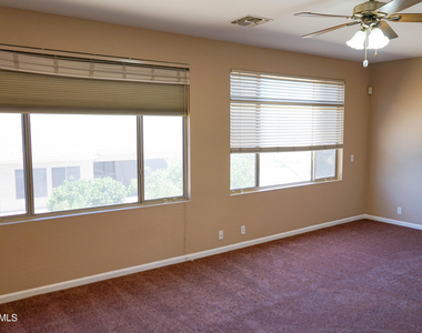 541 N Danielson Way - Photo Thumbnail 54