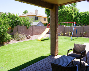 541 N Danielson Way - Photo Thumbnail 13