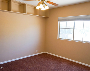 541 N Danielson Way - Photo Thumbnail 38