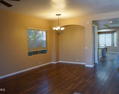 541 N Danielson Way - Photo Thumbnail 2