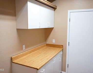 541 N Danielson Way - Photo Thumbnail 32