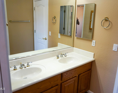 541 N Danielson Way - Photo Thumbnail 41