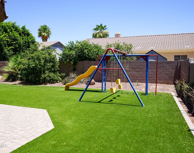 541 N Danielson Way - Photo Thumbnail 22