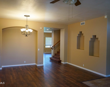 541 N Danielson Way - Photo Thumbnail 3