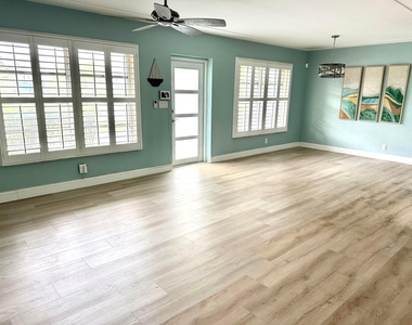 420 Se 12th Avenue - Photo Thumbnail 5