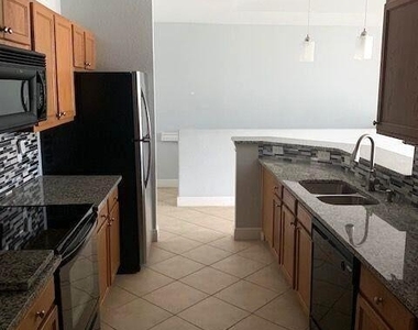 10480 Sw Stephanie Way - Photo Thumbnail 7