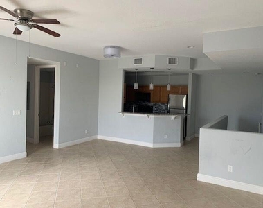 10480 Sw Stephanie Way - Photo Thumbnail 10