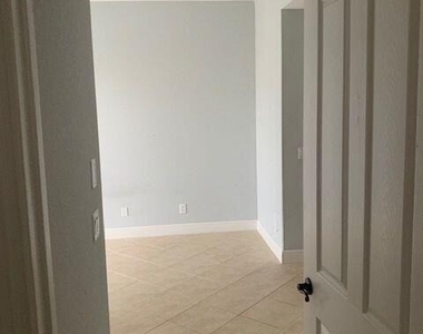 10480 Sw Stephanie Way - Photo Thumbnail 18