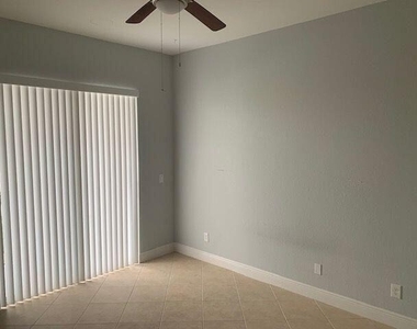 10480 Sw Stephanie Way - Photo Thumbnail 19