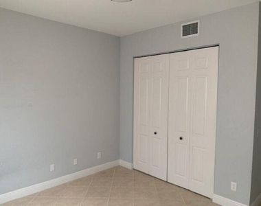 10480 Sw Stephanie Way - Photo Thumbnail 17