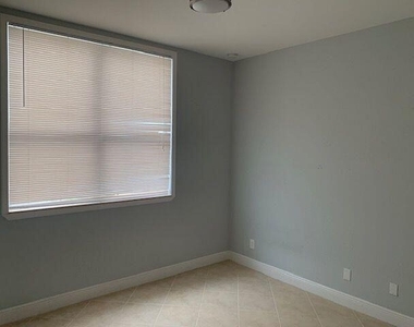 10480 Sw Stephanie Way - Photo Thumbnail 15