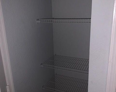 10480 Sw Stephanie Way - Photo Thumbnail 8