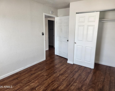 918 E Garfield Street - Photo Thumbnail 8