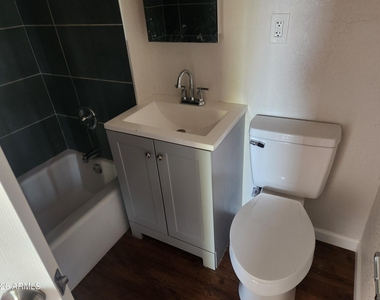 918 E Garfield Street - Photo Thumbnail 5