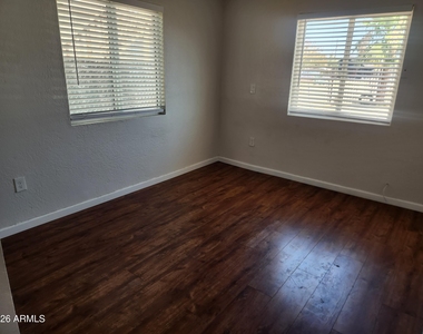 918 E Garfield Street - Photo Thumbnail 7