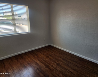 918 E Garfield Street - Photo Thumbnail 9