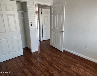918 E Garfield Street - Photo Thumbnail 10