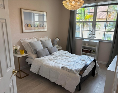 1803 N Flagler Drive - Photo Thumbnail 9