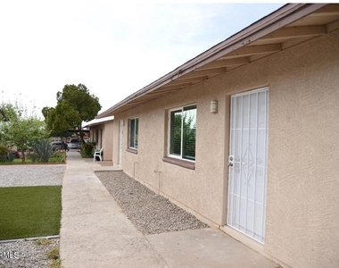 11033 N 16th Avenue - Photo Thumbnail 13