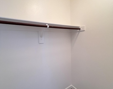 10115 E Mountain View Road - Photo Thumbnail 14