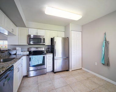 13201 Glenmoor Drive - Photo Thumbnail 8