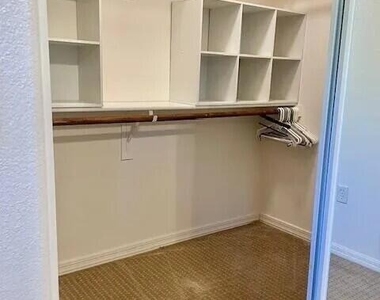 6900 E Princess Drive - Photo Thumbnail 17