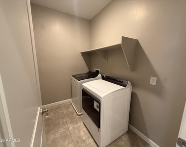 1255 N Arizona Avenue - Photo Thumbnail 9