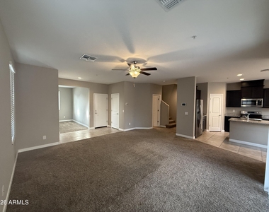 1255 N Arizona Avenue - Photo Thumbnail 4