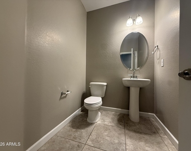 1255 N Arizona Avenue - Photo Thumbnail 7