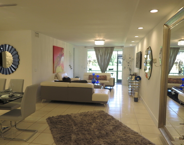 7875 La Mirada Drive - Photo Thumbnail 4