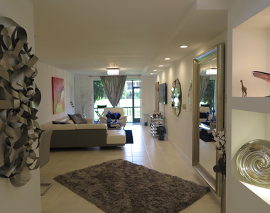 7875 La Mirada Drive - Photo Thumbnail 3
