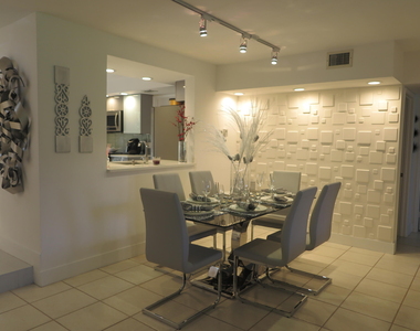 7875 La Mirada Drive - Photo Thumbnail 8