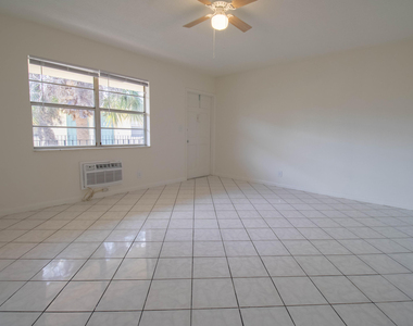 2537 Lincoln Street - Photo Thumbnail 3