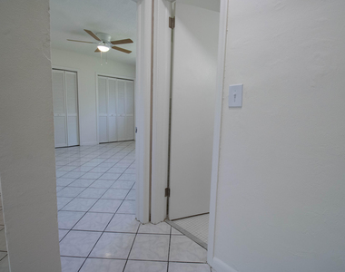 2537 Lincoln Street - Photo Thumbnail 8