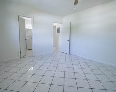 2537 Lincoln Street - Photo Thumbnail 10