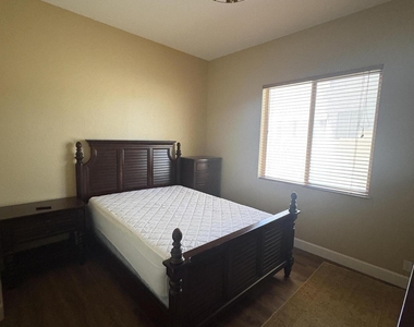 2342 E Flint Street - Photo Thumbnail 20