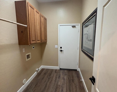 2342 E Flint Street - Photo Thumbnail 27